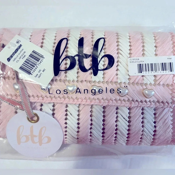 BTB Los Angeles Gizell Clutch interwoven straw clutch heart shape hardware. - Picture 6 of 11